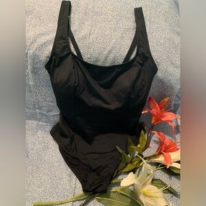 Women’s Cupshe one piece bathing suit, size Large.  Black.  NWT.